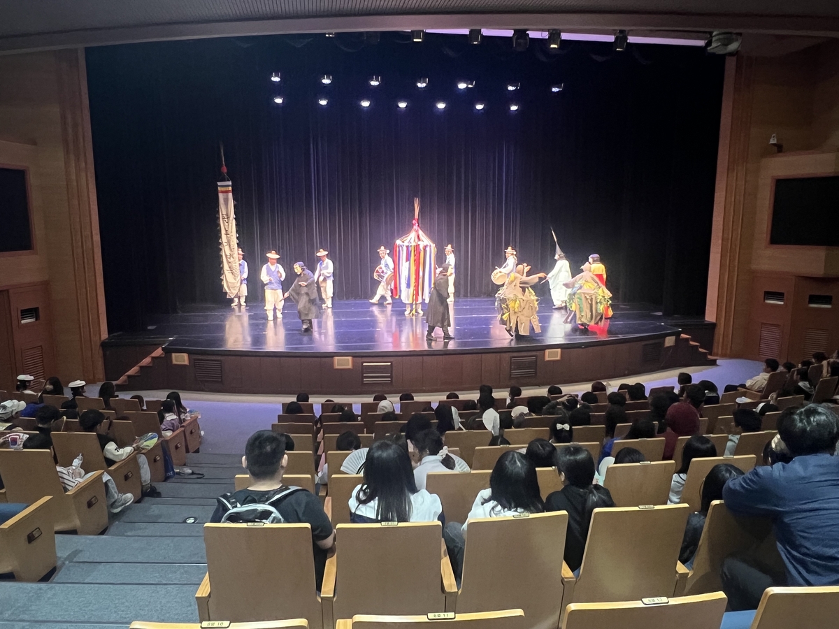 천년의 단오, 아이들의 하루 속으로