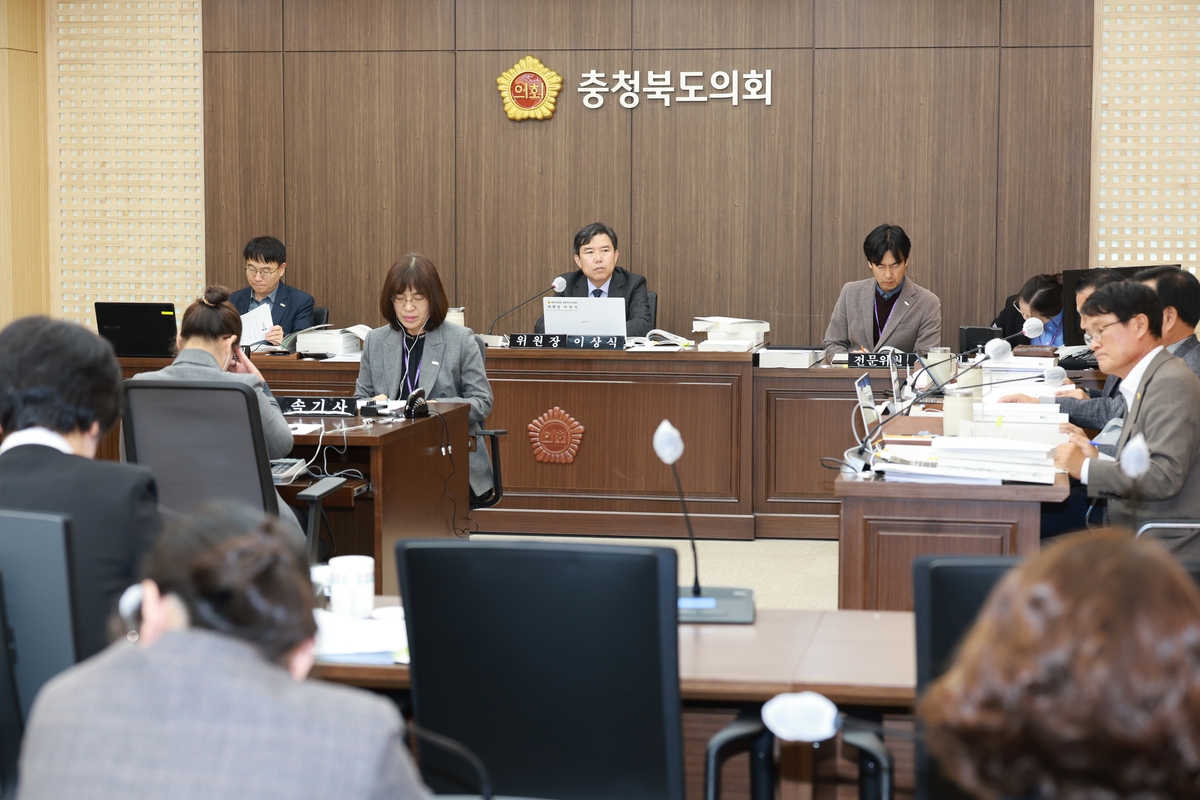 충북도의회 정책복지위, 양성평등가족정책관·기획조정실 행정사무감사 실시