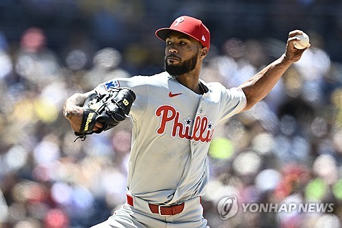 크리스토페르 산체스가 44⅔이닝 연속 무실점 투구를 했다.