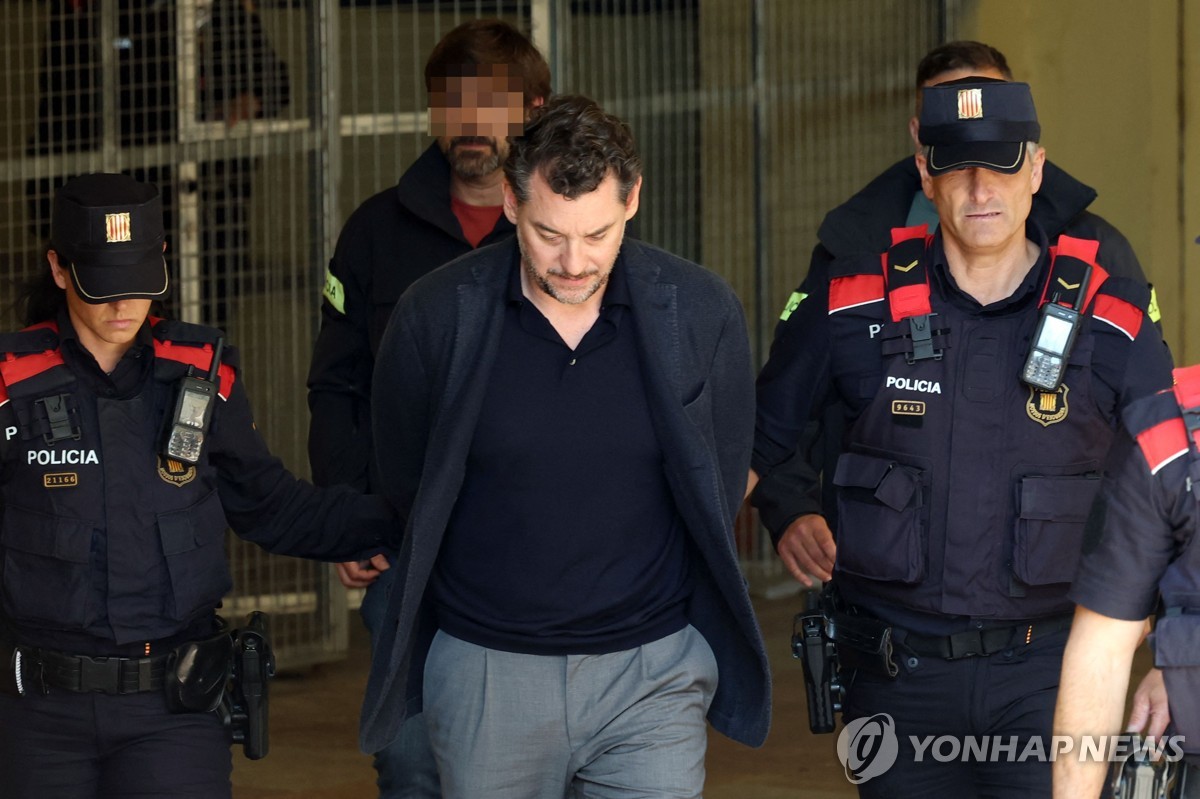 법원 출석하는 조나탄 안디치 망고 부회장