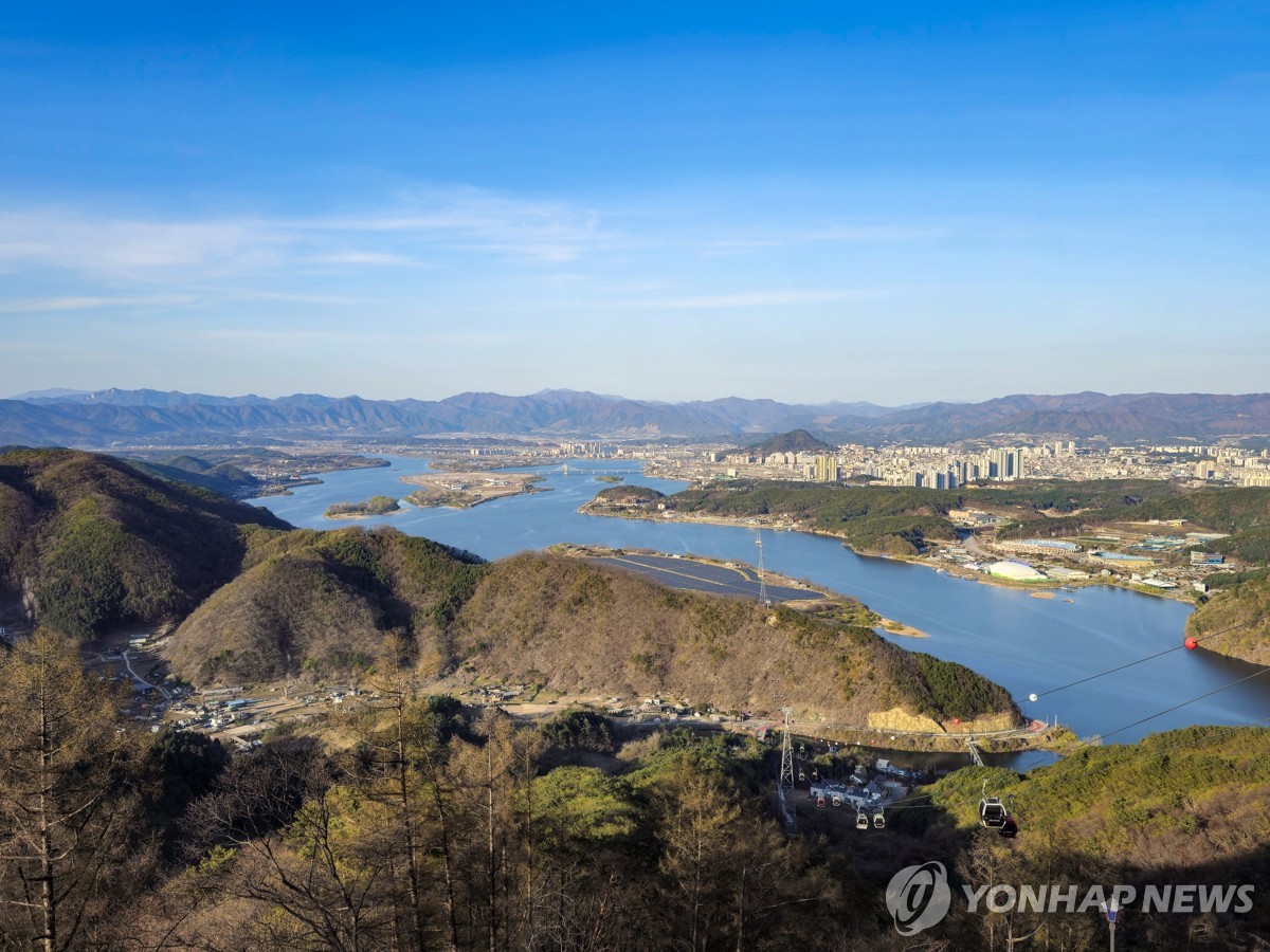 삼악산 호수케이블가에서 바라본 춘천시