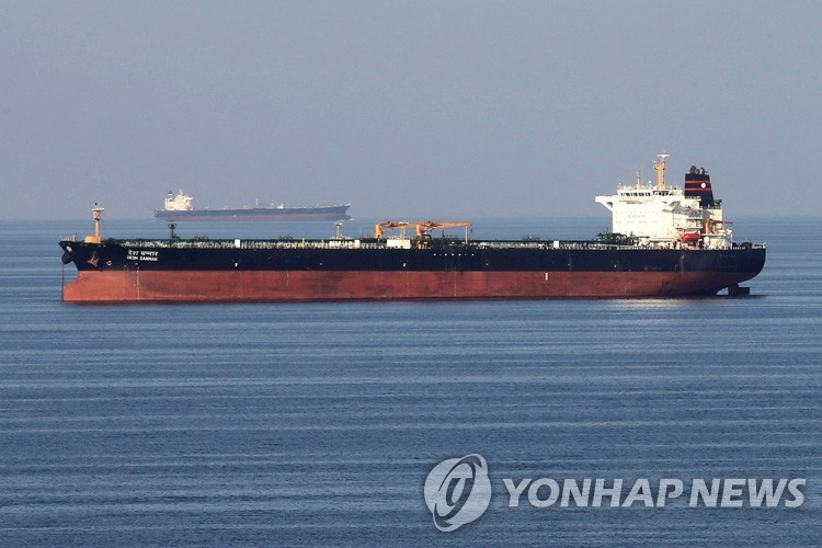 호르무즈 해협 통과하는 유조선