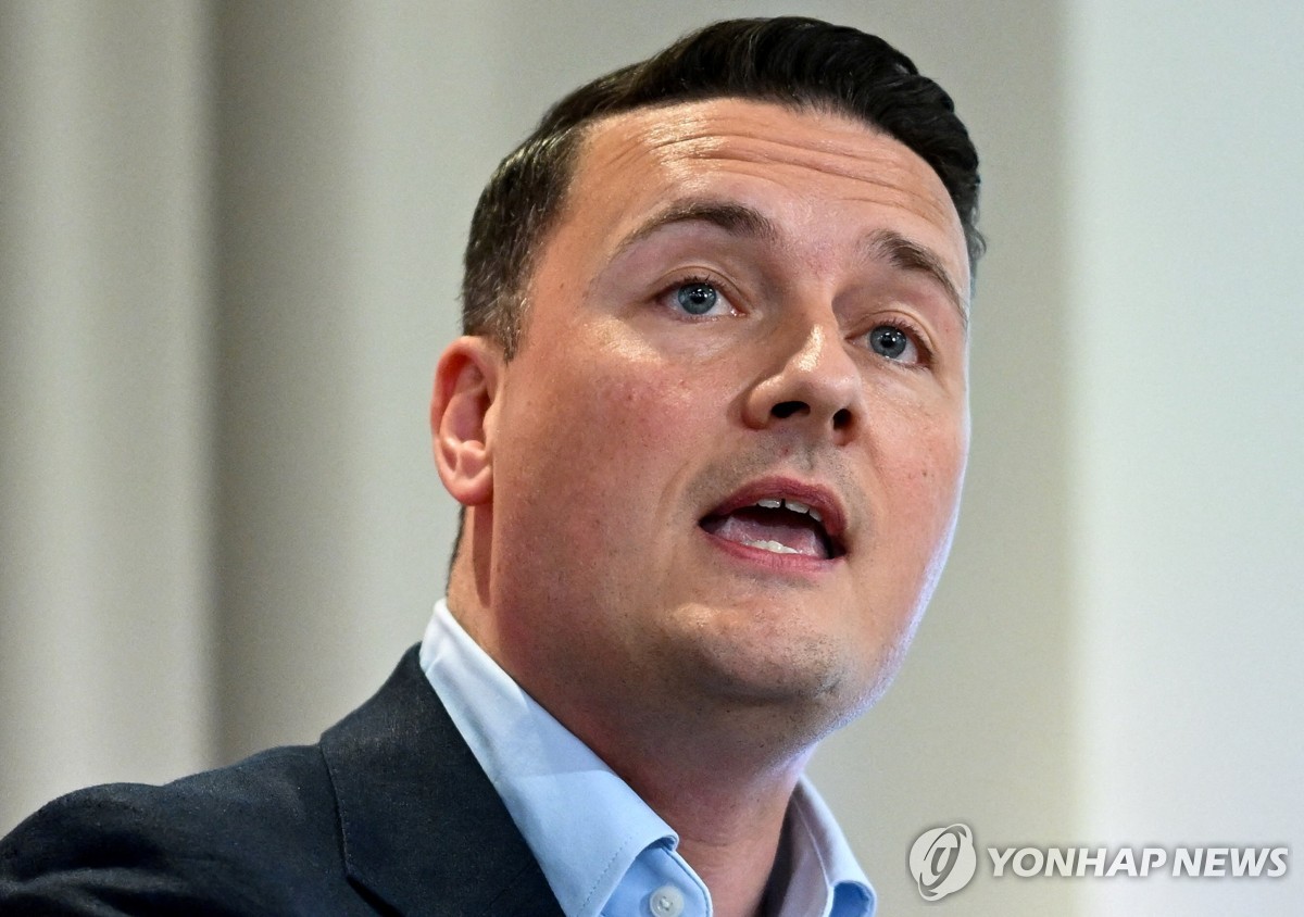 스트리팅 전 보건장관