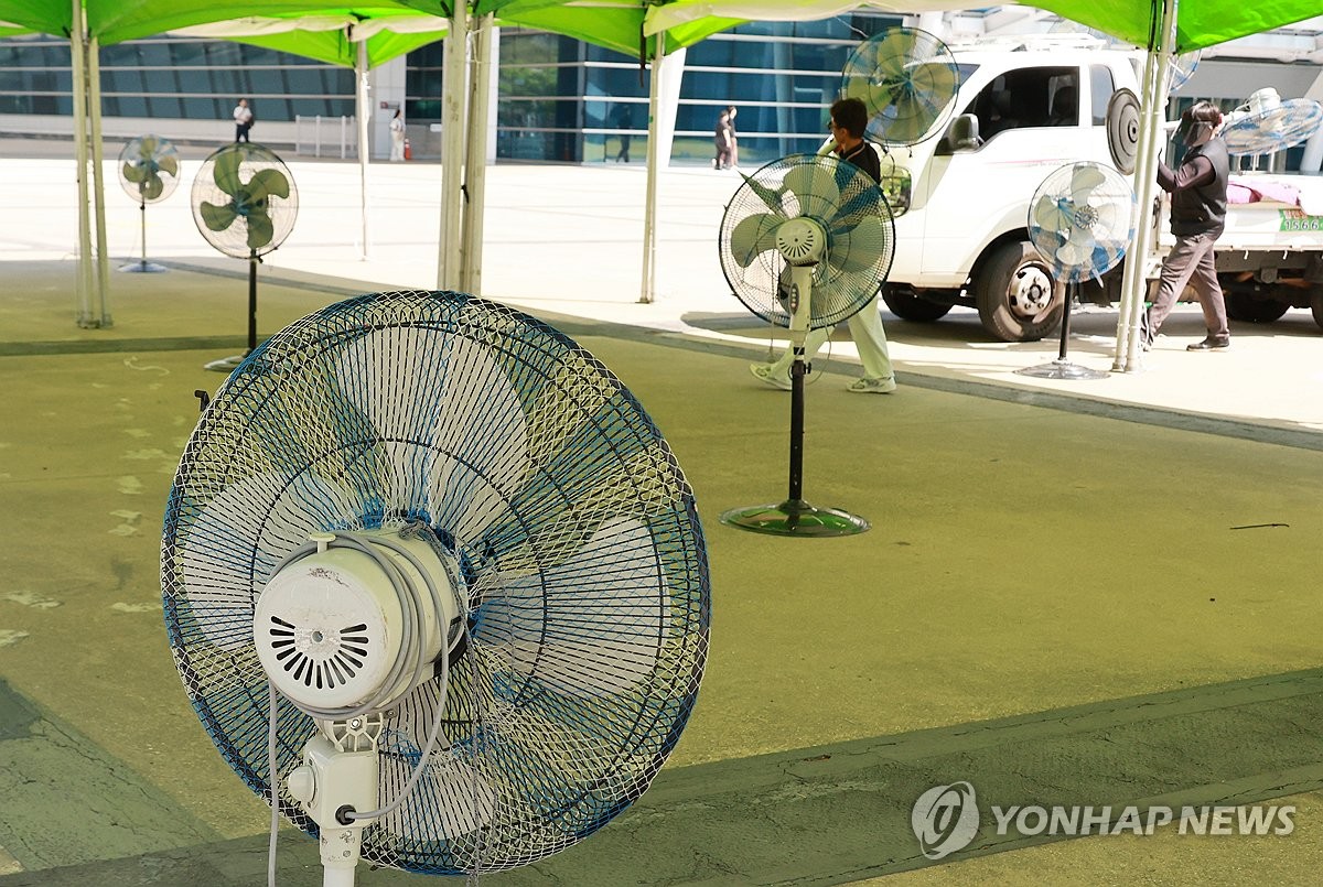 철없는 날씨에 선풍기 설치