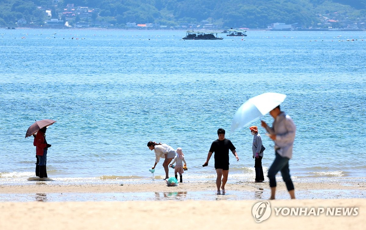 해수욕장 산책