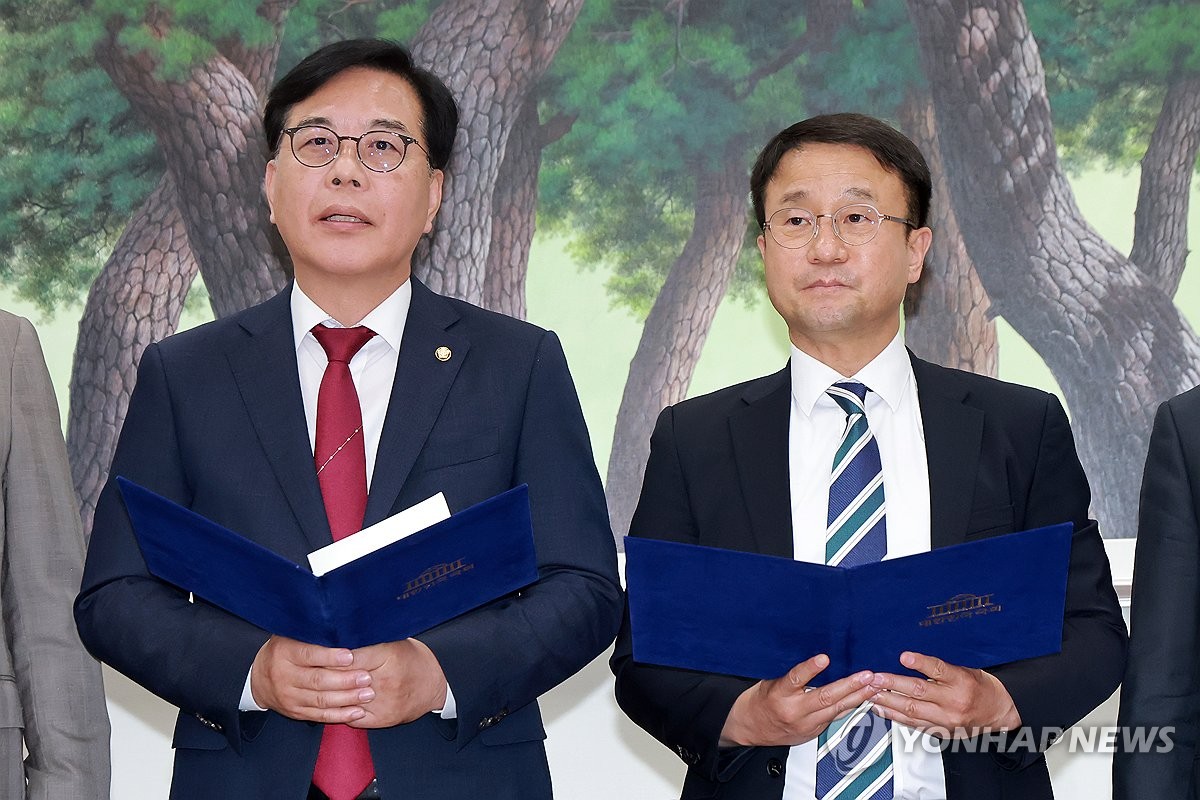 합의 내용 알리는 여야 원내대표