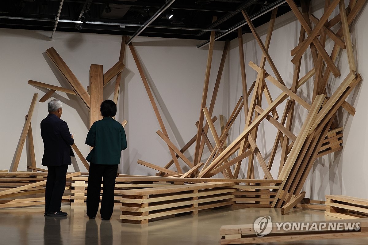 아르코미술관 '어긋난 파동, 흔들리는 시간' 오민, 카밀 노먼트 2인전 개최