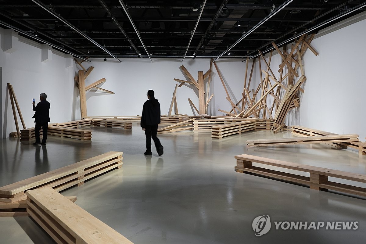 아르코미술관 '어긋난 파동, 흔들리는 시간' 오민, 카밀 노먼트 2인전 개최