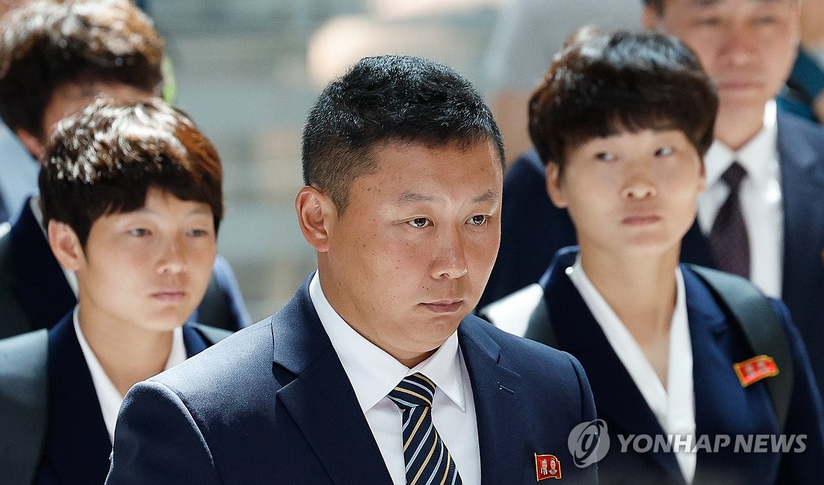 출국하는 내고향여자축구단