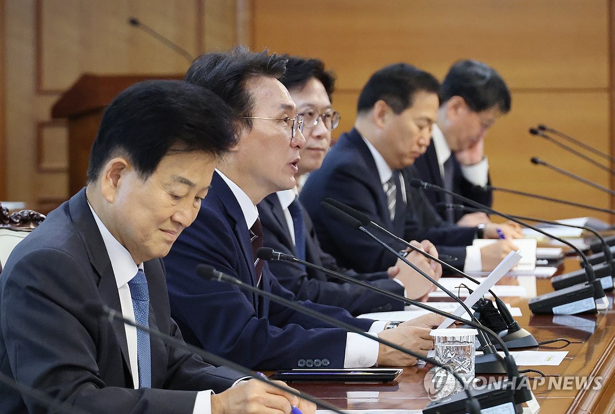 2045전략수립위원회 전체회의 주재하는 김민석 국무총리