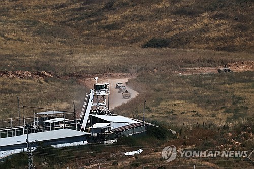 레바논 남부 유엔 평화유지군 주둔지를 지나는 이스라엘군 차량 행렬