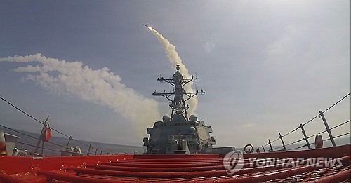 개전 초 미군 함정에서 이란을 향해 발사된 토마호크 미사일