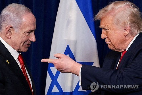 도널드 트럼프 미국 대통령(오른쪽)과 베냐민 네타냐후 이스라엘 총리(왼쪽)