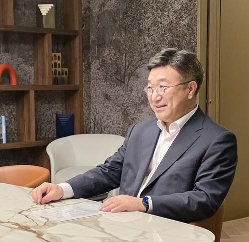 연합뉴스와 인터뷰하는 윤호중 행정안전부 장관