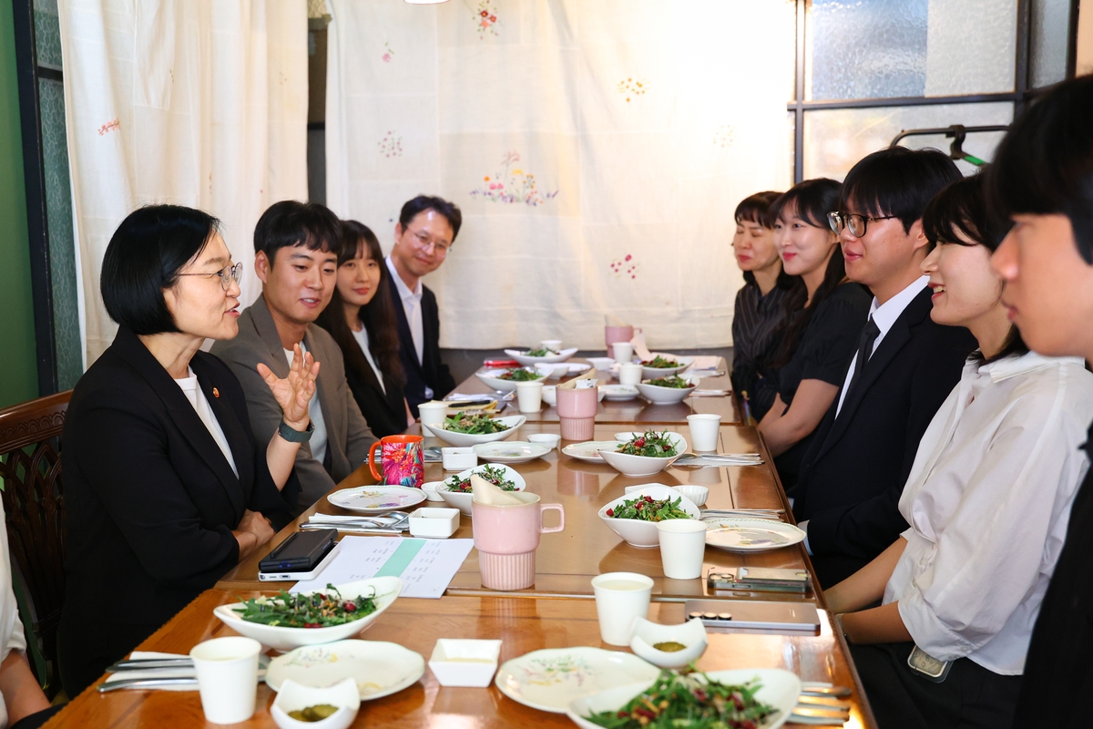 오찬 간담회 사진