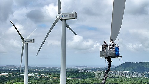 풍력발전기. 날개와 기둥을 제외한 부분이 너셀