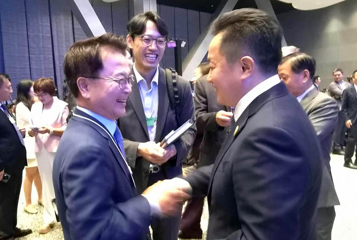 육동한 춘천시장, 중국서 열린 다보스포럼 총회 참석