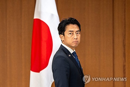 고이즈미 일본 방위상
