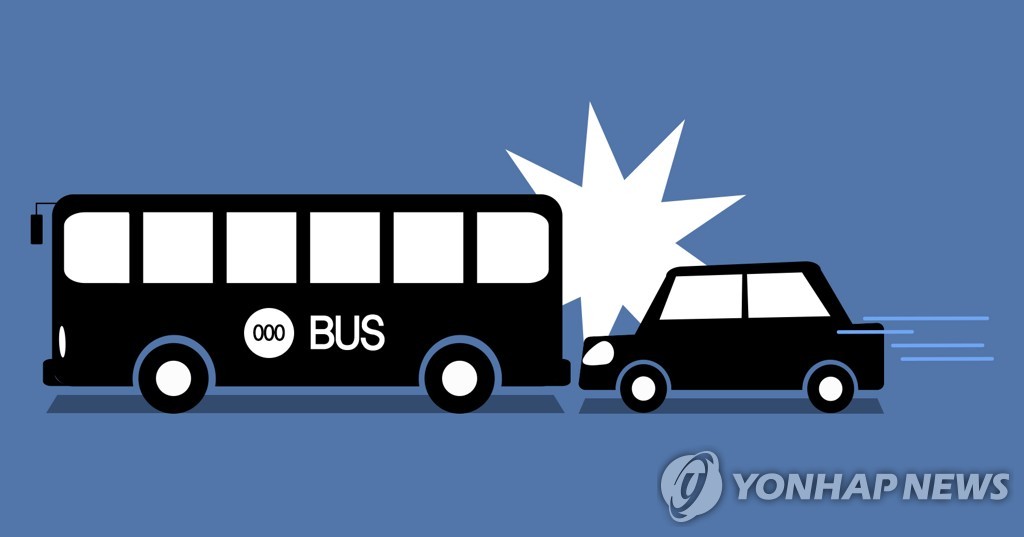 승용차 - 버스 추돌사고 (PG)