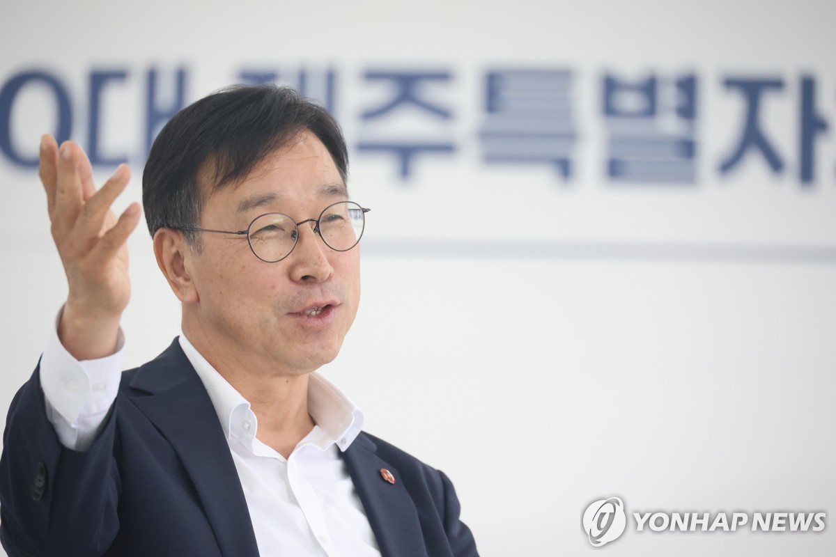 연합뉴스와 인터뷰하는 위성곤 제주지사 당선인