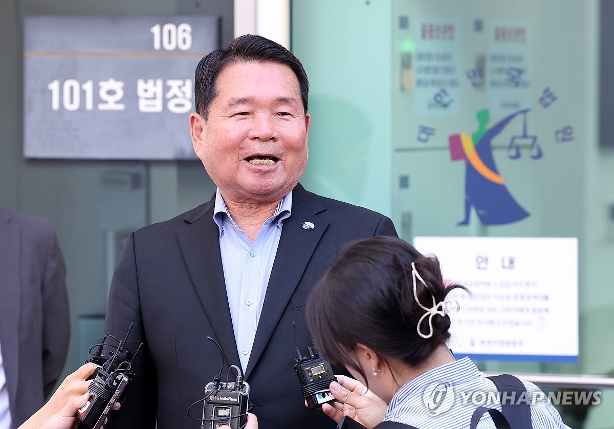 1심 판결 선고 뒤 심경 밝히는 신경호 강원교육감