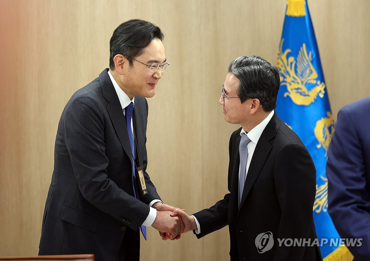 김용범 정책실장과 이재용 회장