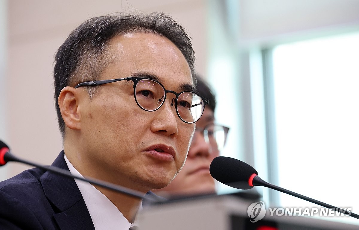 답변하는 이원석 전 검찰총장