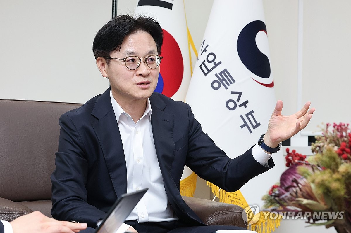 김정관 산업통상부 장관