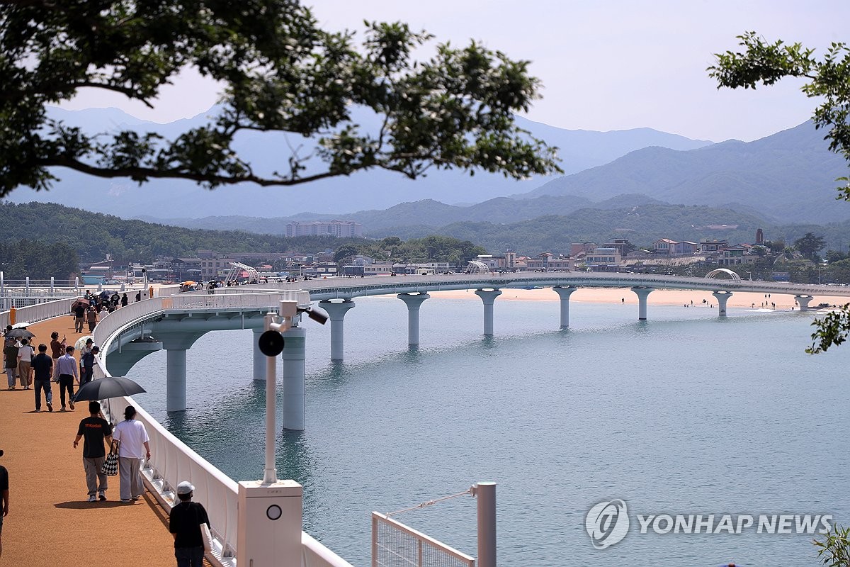 강원 고성 송지호 바다 하늘길 시범 운영