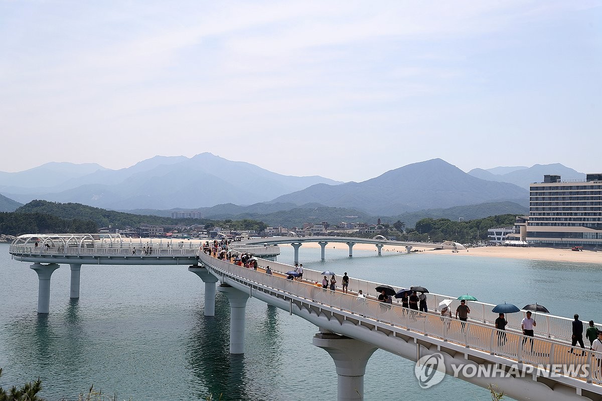 강원 고성 송지호 바다 하늘길 시범 운영