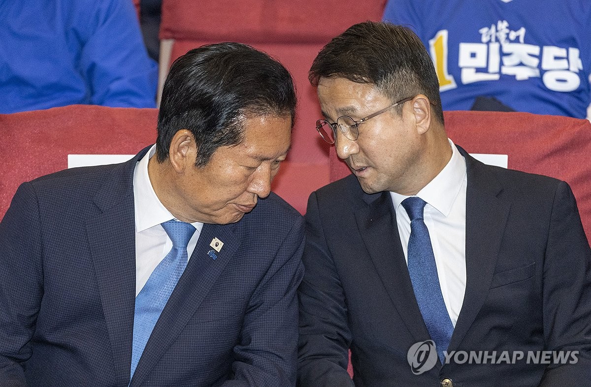 대화하는 민주당 지도부