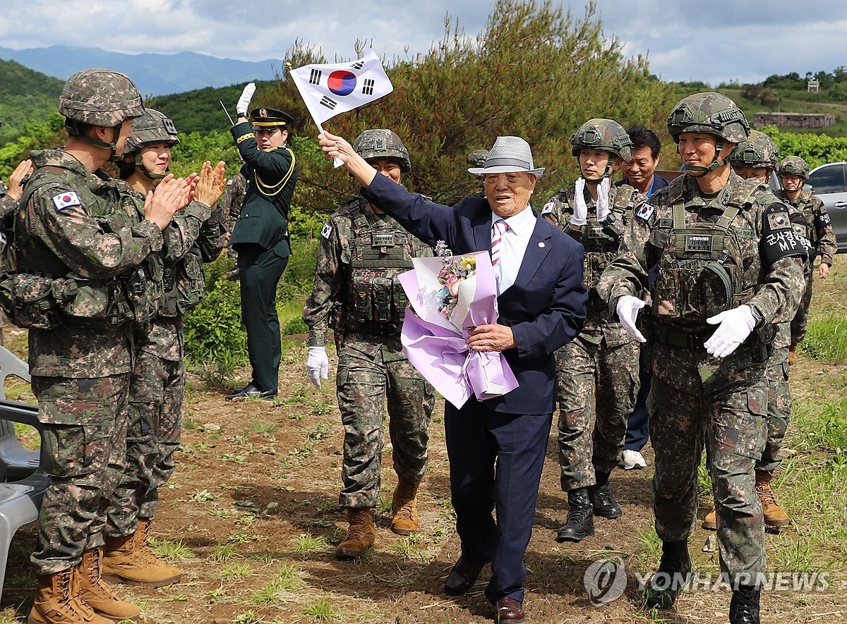 6·25 전장 75년 만에 다시 찾은 100세 노병