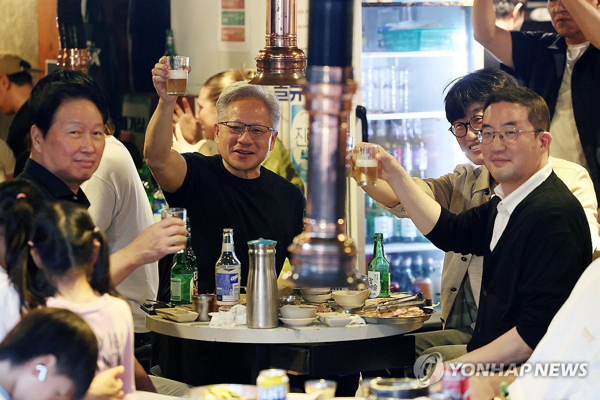 젠슨 황, 최태원·구광모·이해진과 '삼소회동'