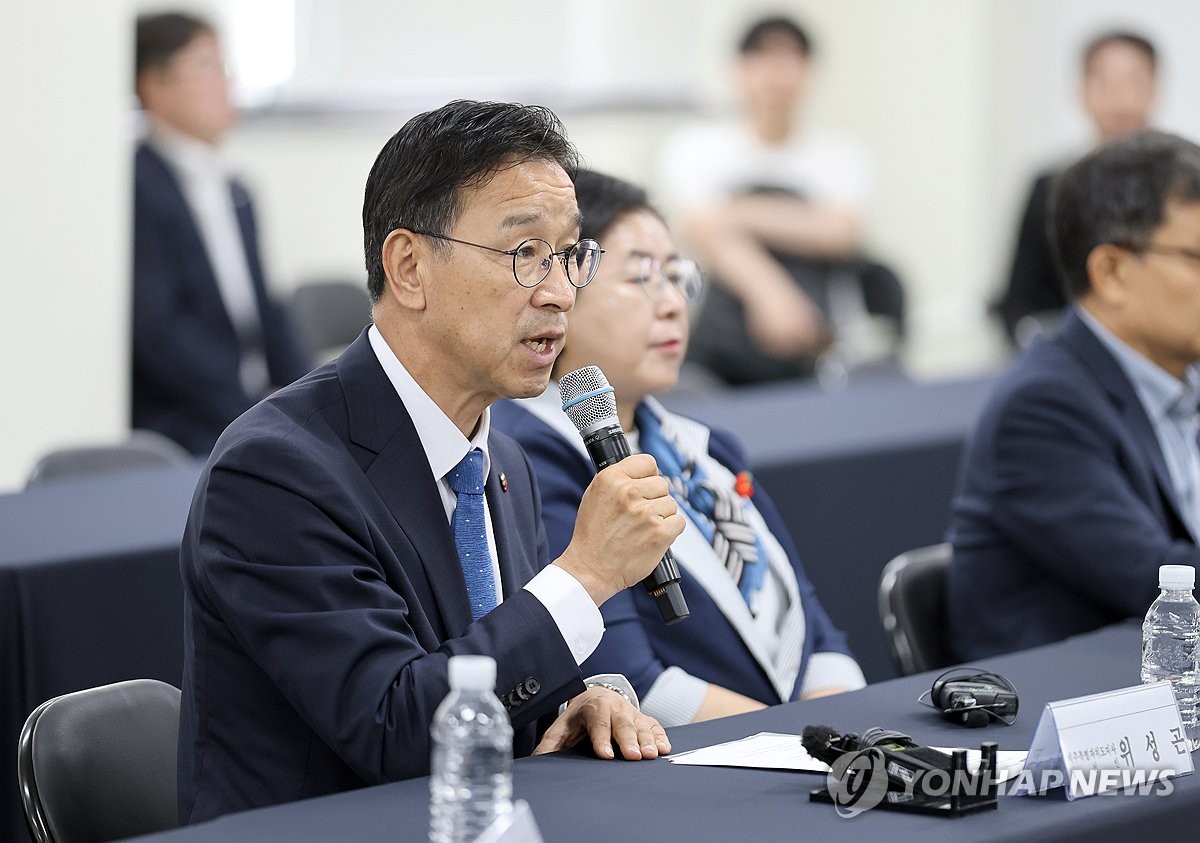 인사말 하는 위성곤 당선인