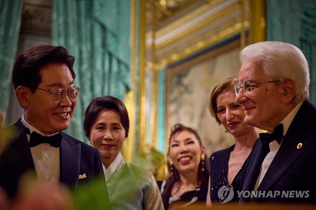 대화하는 이재명 대통령과 마타렐라 대통령