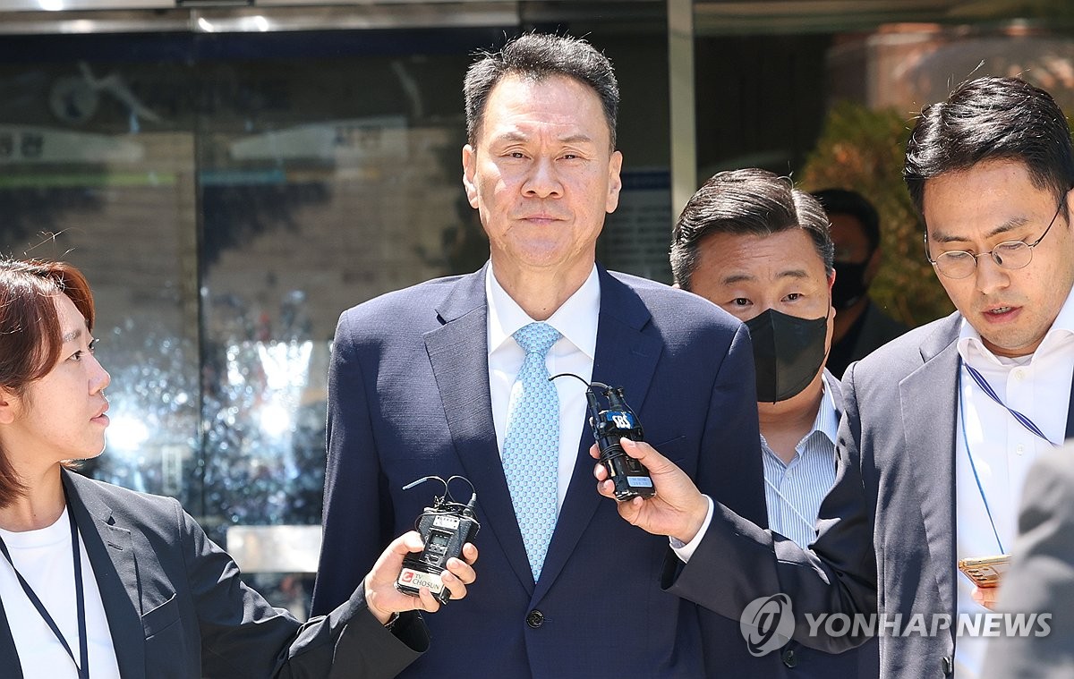 영장심사 마친 김명수 전 합참의장
