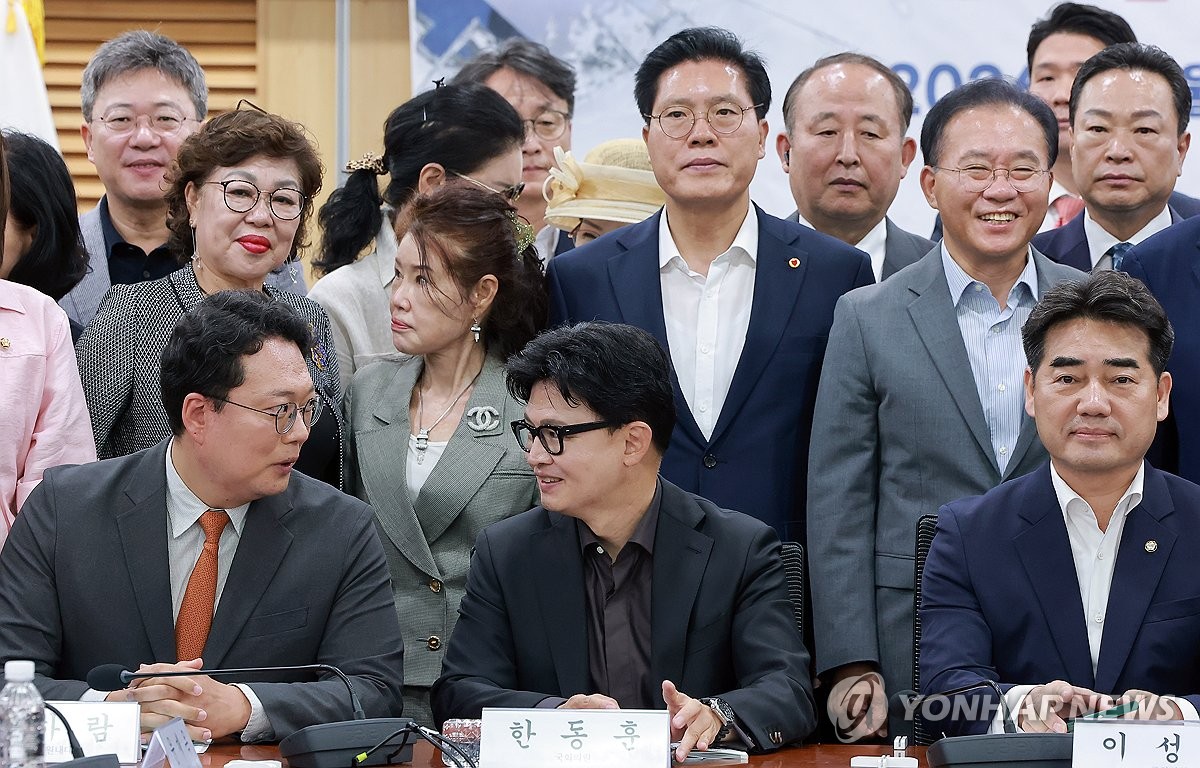 국민의힘 이성권 의원이 연 토론회서 만난 한동훈 의원-천하람 원내대표