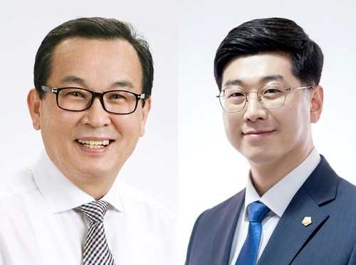 최주만 전주시의회 의장과 김동헌 부의장