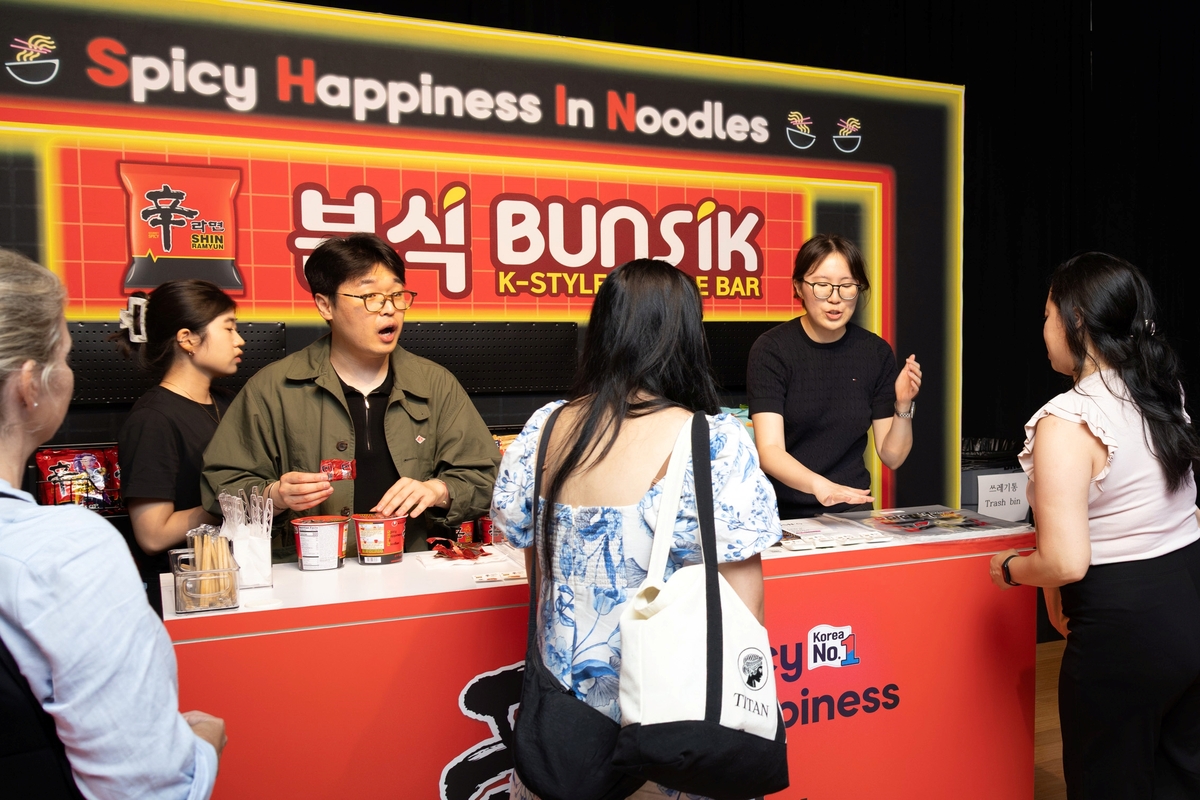 뉴욕한국문화원 '신라면 분식' 부스 현장