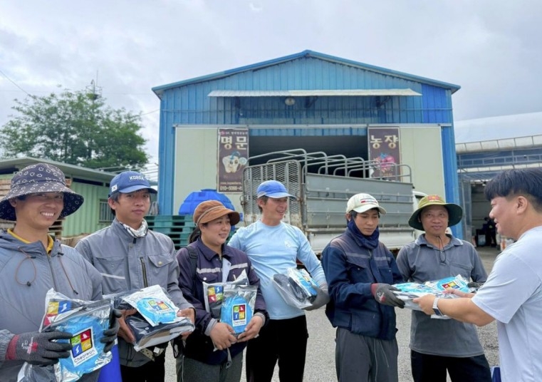 철원군, 외국인 계절근로자 온열질환 예방 물품 지원