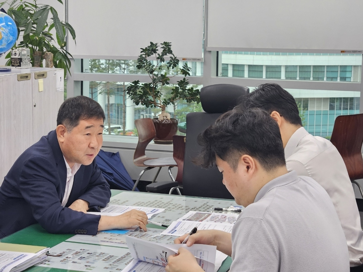 국토부 찾은 이재영(왼쪽) 증평군수