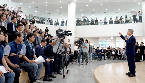 타운홀미팅 개최한 민형배 시장