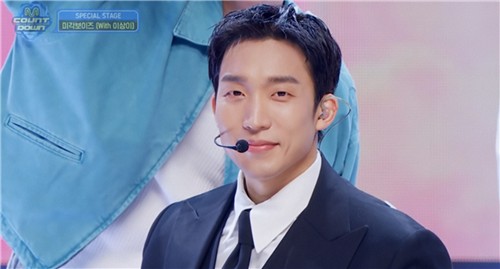 엠넷 '엠카운트다운'에서 '미각보이즈' 특별 무대 선보인 배우 이상이
