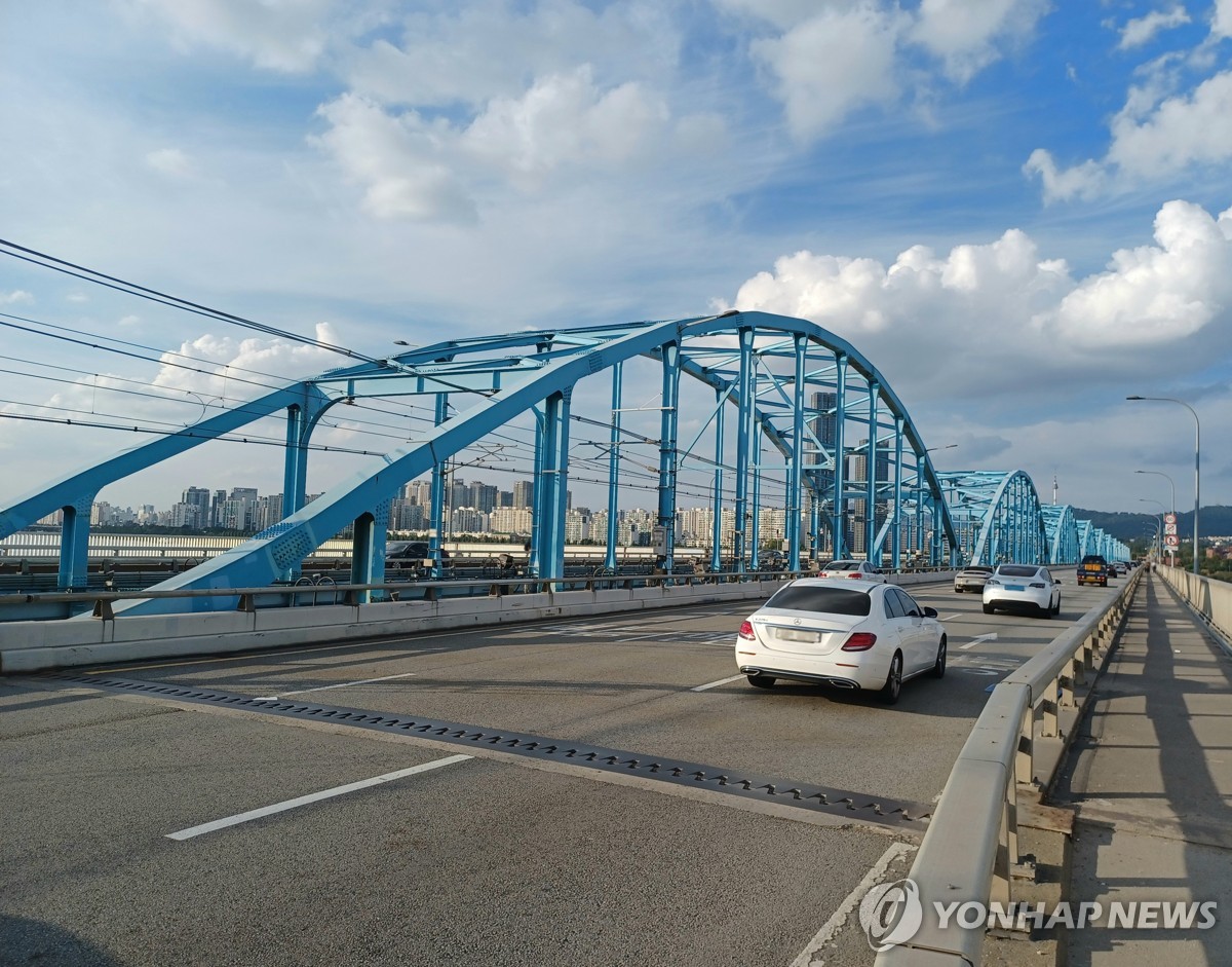 동작대교 위 도로