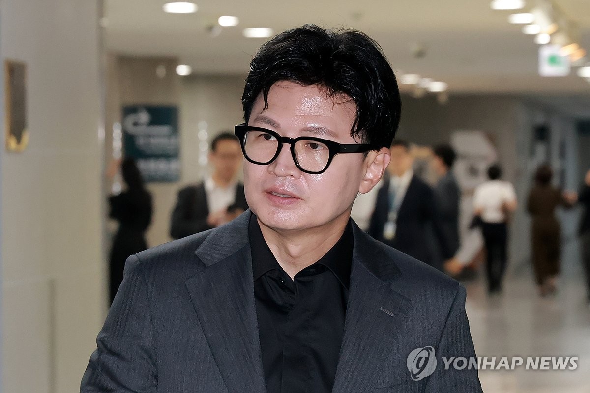 국방·안보 현안 비공개 간담회 참석하는 무소속 한동훈 의원