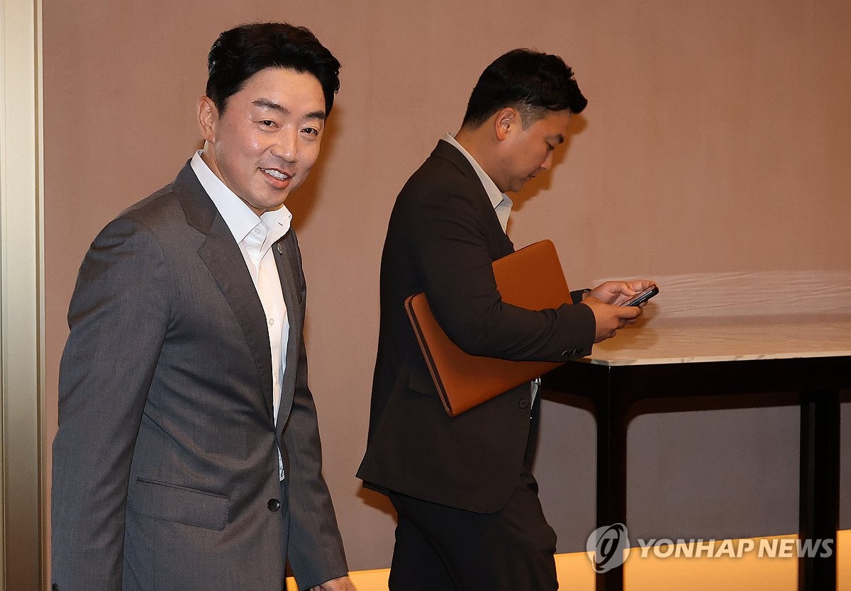 민주당 워크숍 참석하는 강훈식 대통령 비서실장