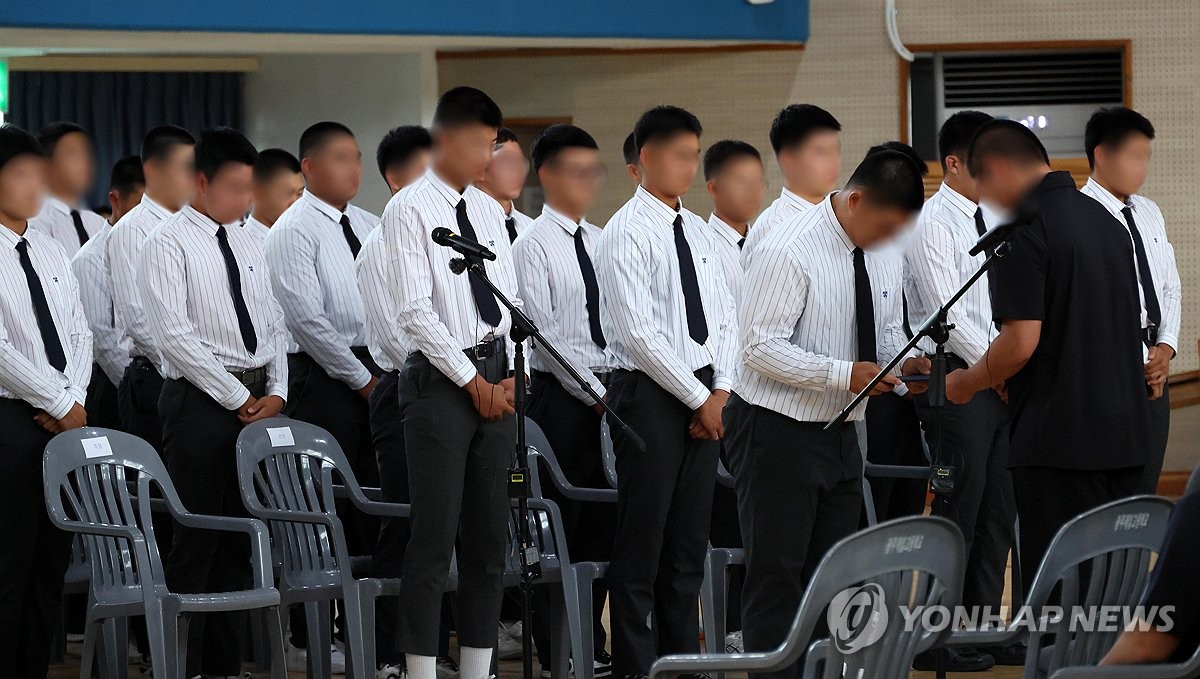 광주일고에 사과문 건네는 배재고
