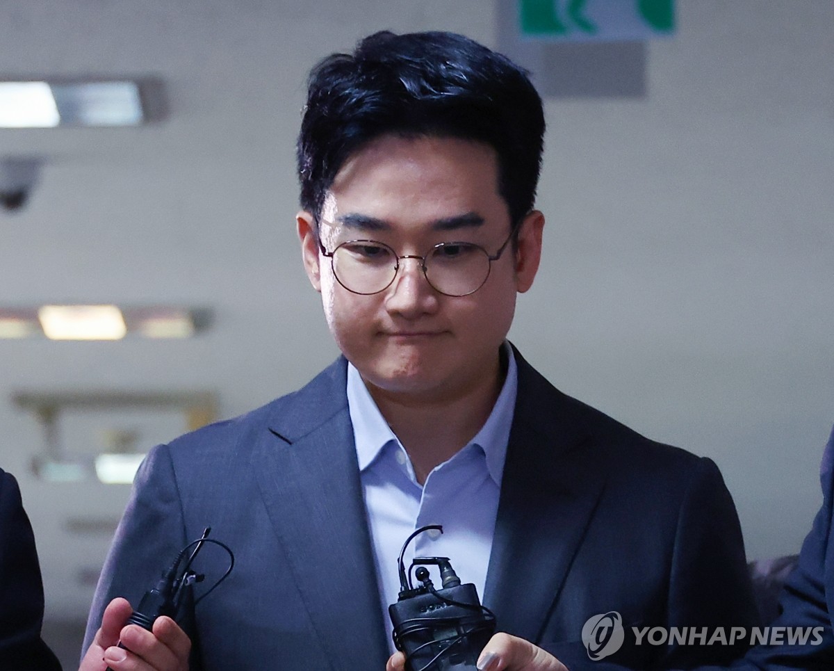 묵묵부답 정이한 