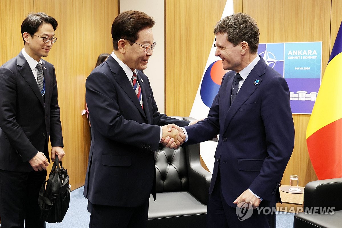 이재명 대통령과 니쿠쇼르 단 루마니아 대통령