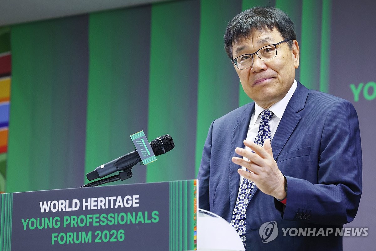 축사하는 이병현 의장